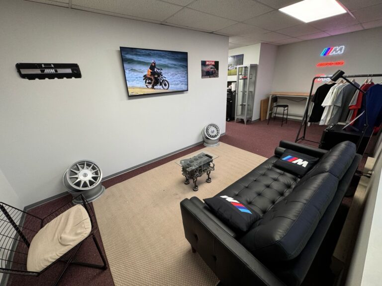 waiting room CG Motorsports 2 (2)